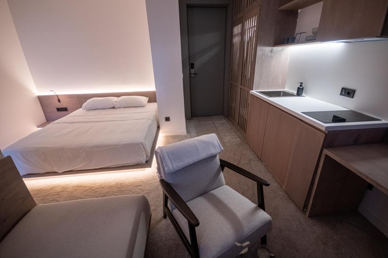 Bloom Suites Pristina Esterno foto