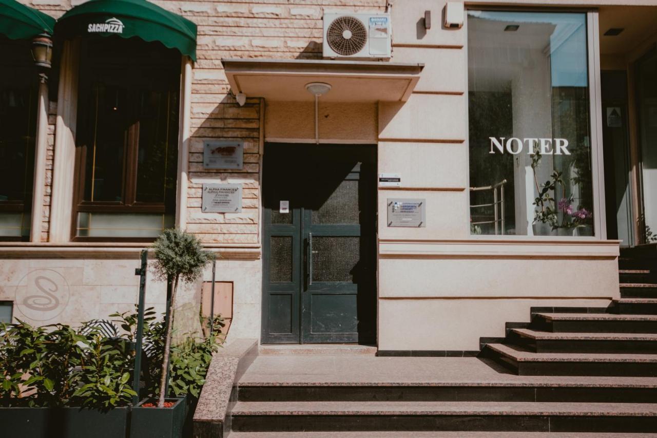 Bloom Suites Pristina Esterno foto