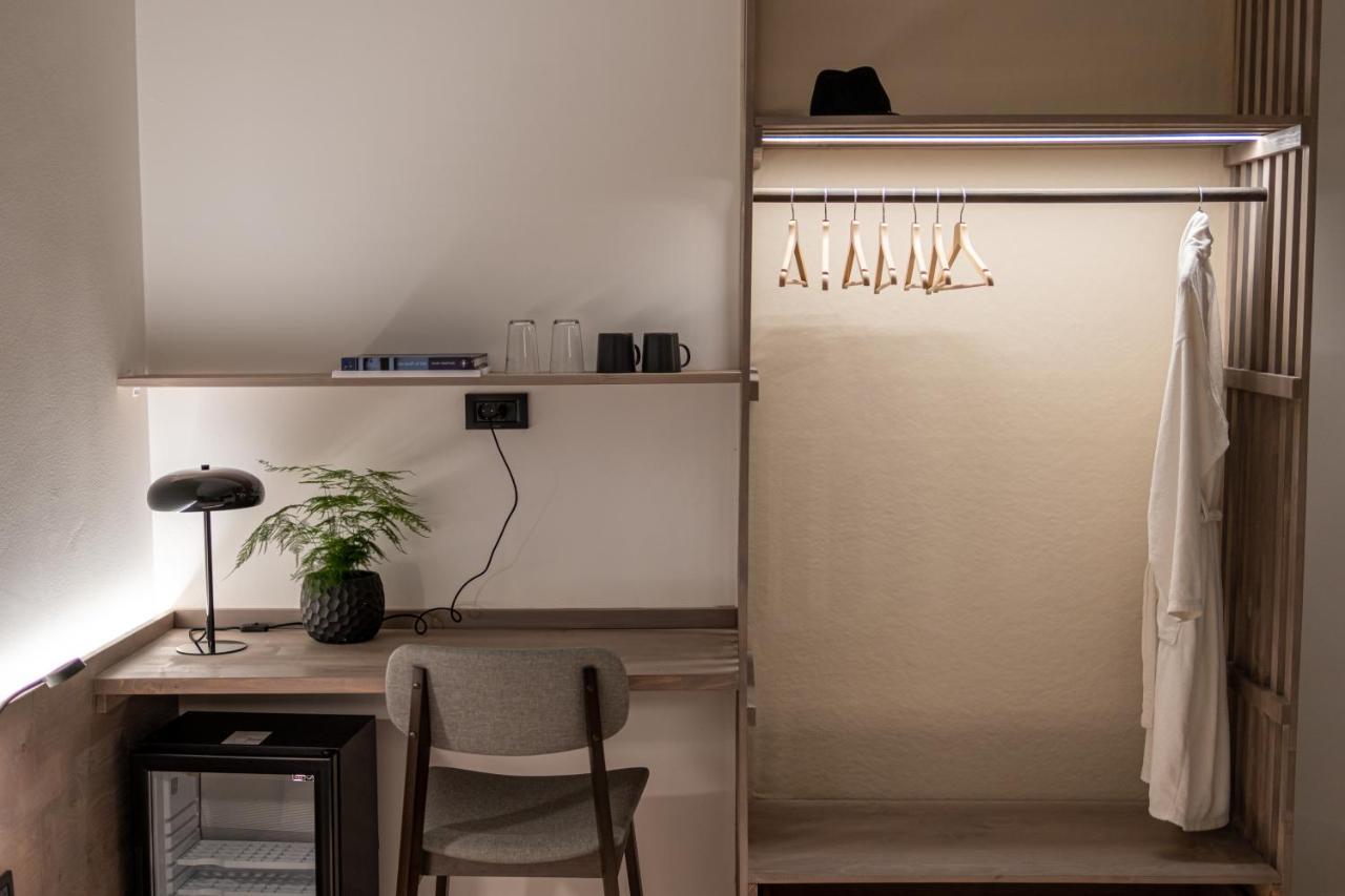 Bloom Suites Pristina Esterno foto