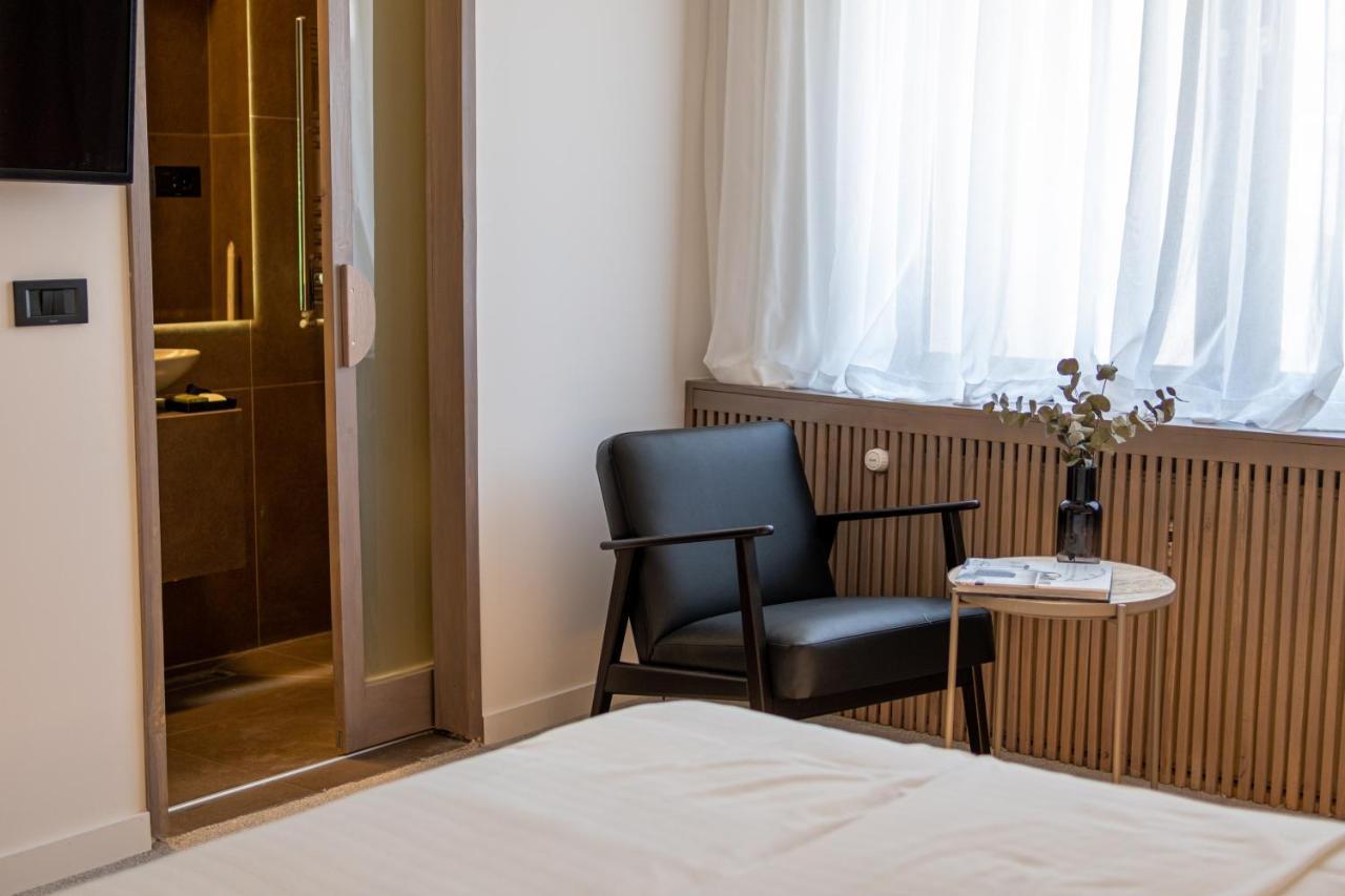 Bloom Suites Pristina Esterno foto