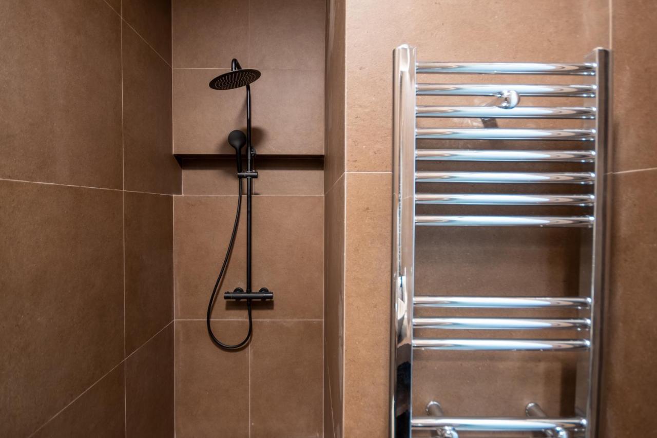 Bloom Suites Pristina Esterno foto