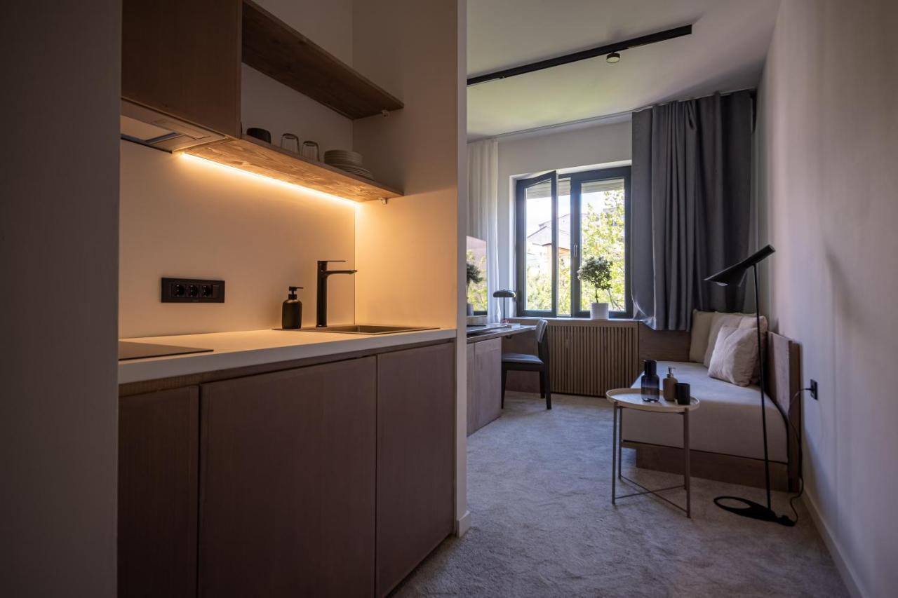 Bloom Suites Pristina Esterno foto