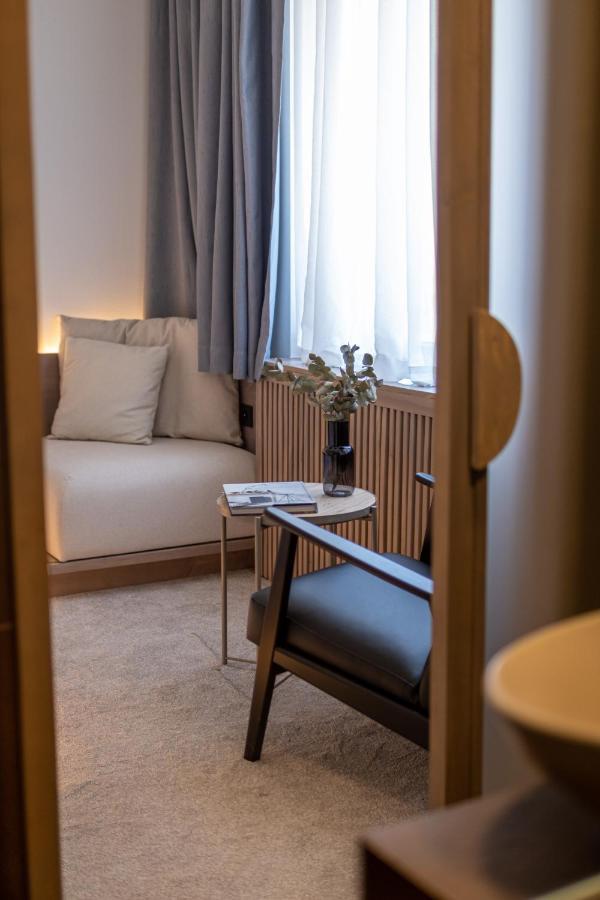 Bloom Suites Pristina Esterno foto