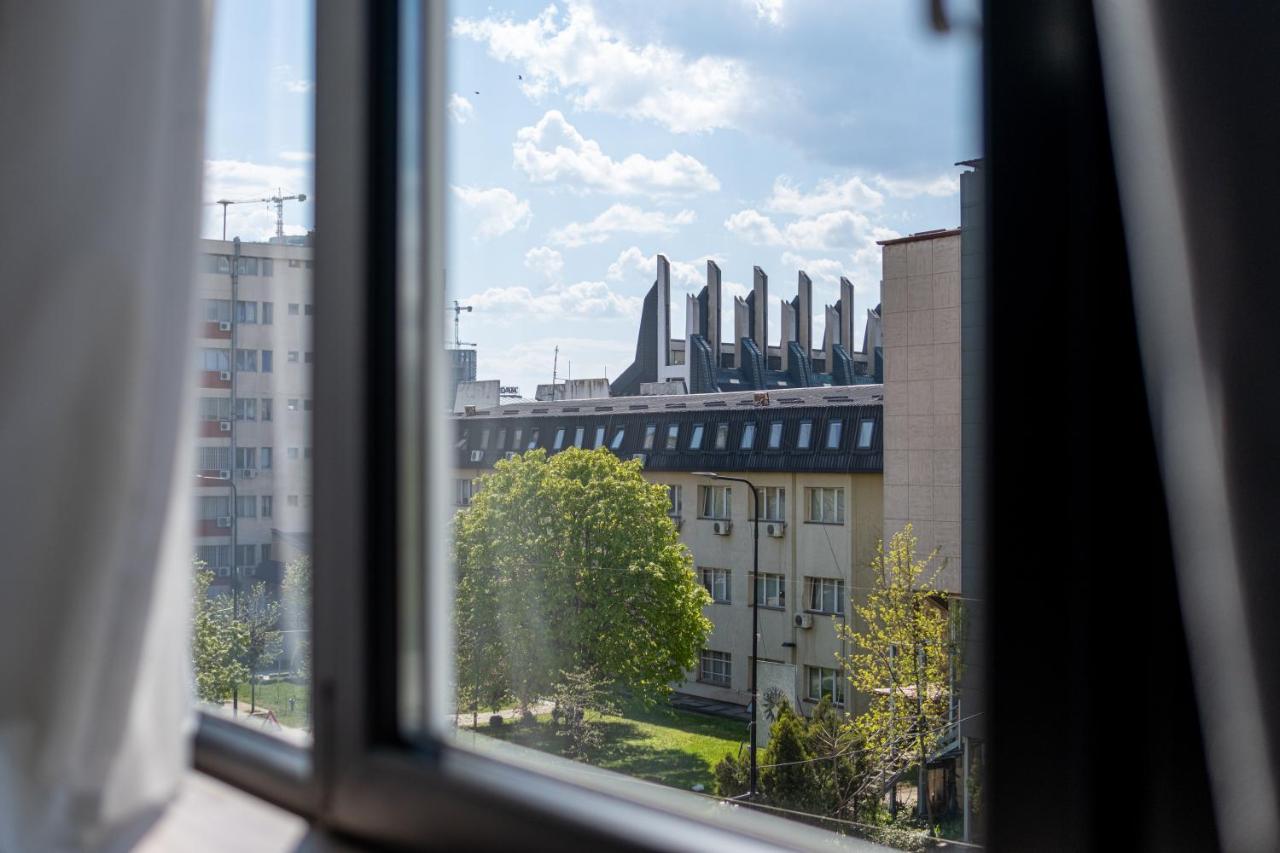Bloom Suites Pristina Esterno foto