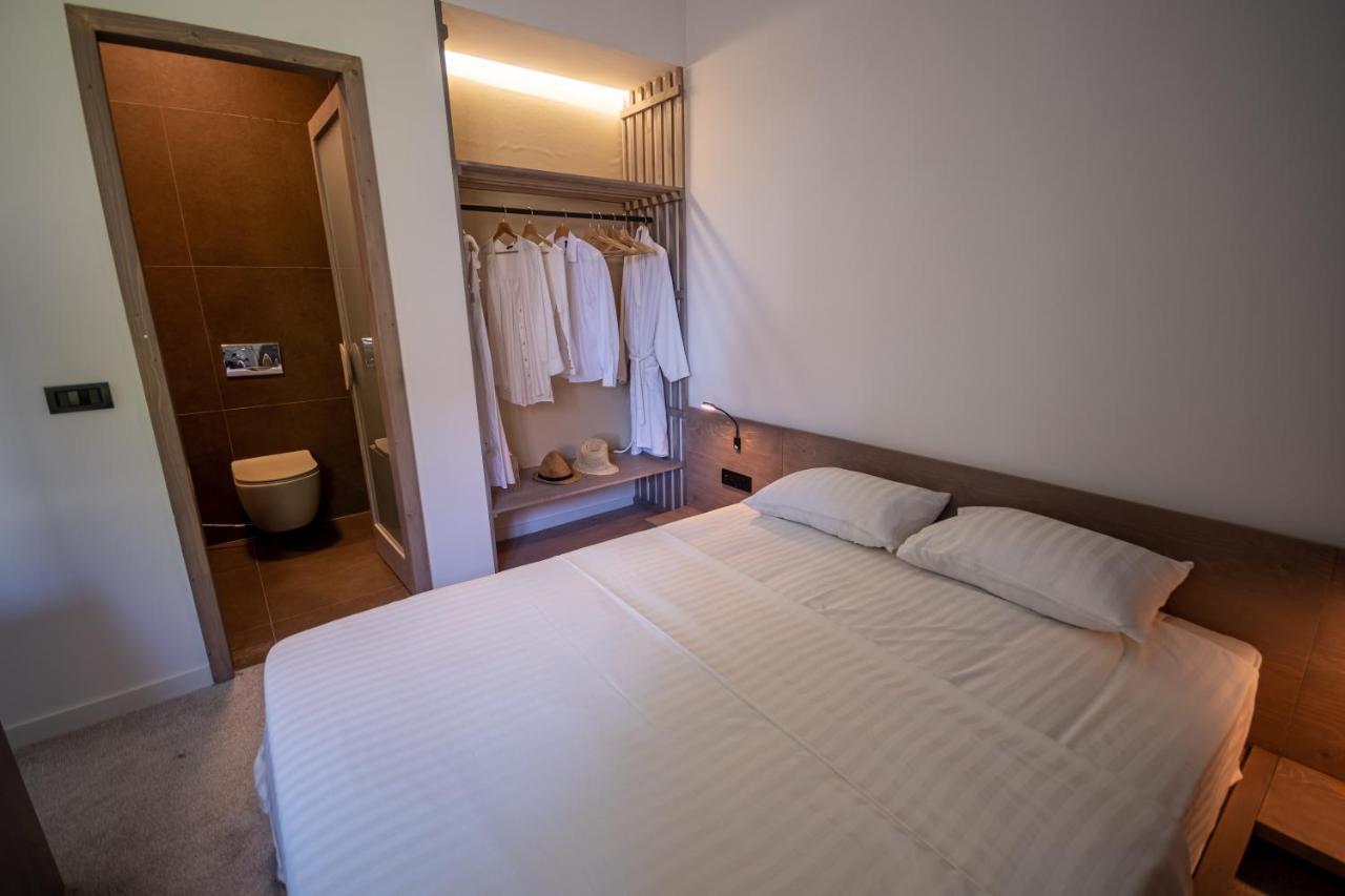 Bloom Suites Pristina Esterno foto
