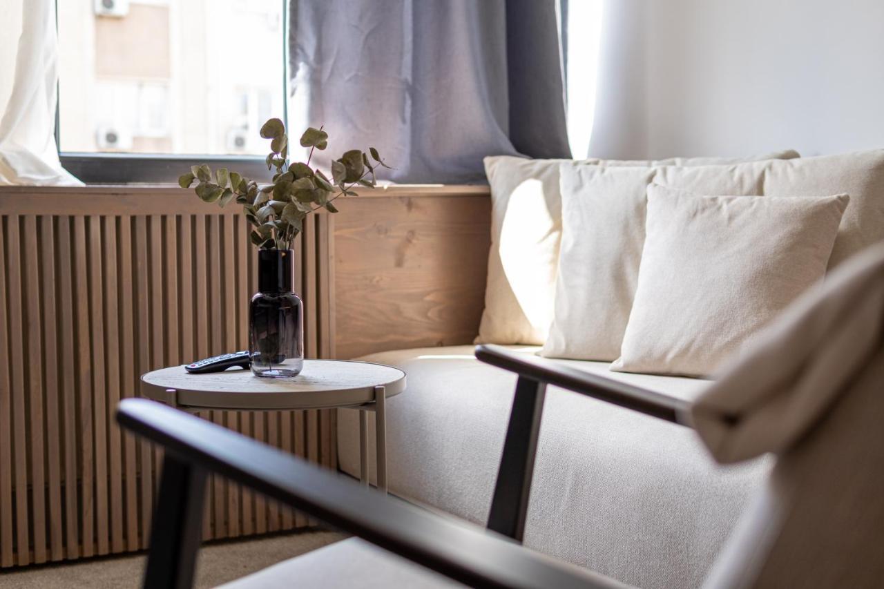 Bloom Suites Pristina Esterno foto