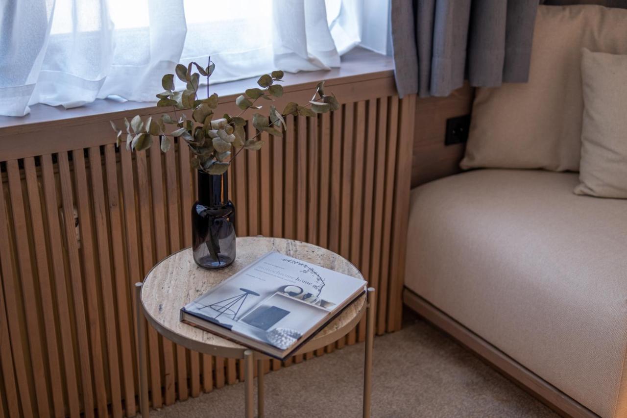 Bloom Suites Pristina Esterno foto