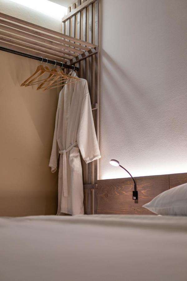 Bloom Suites Pristina Esterno foto
