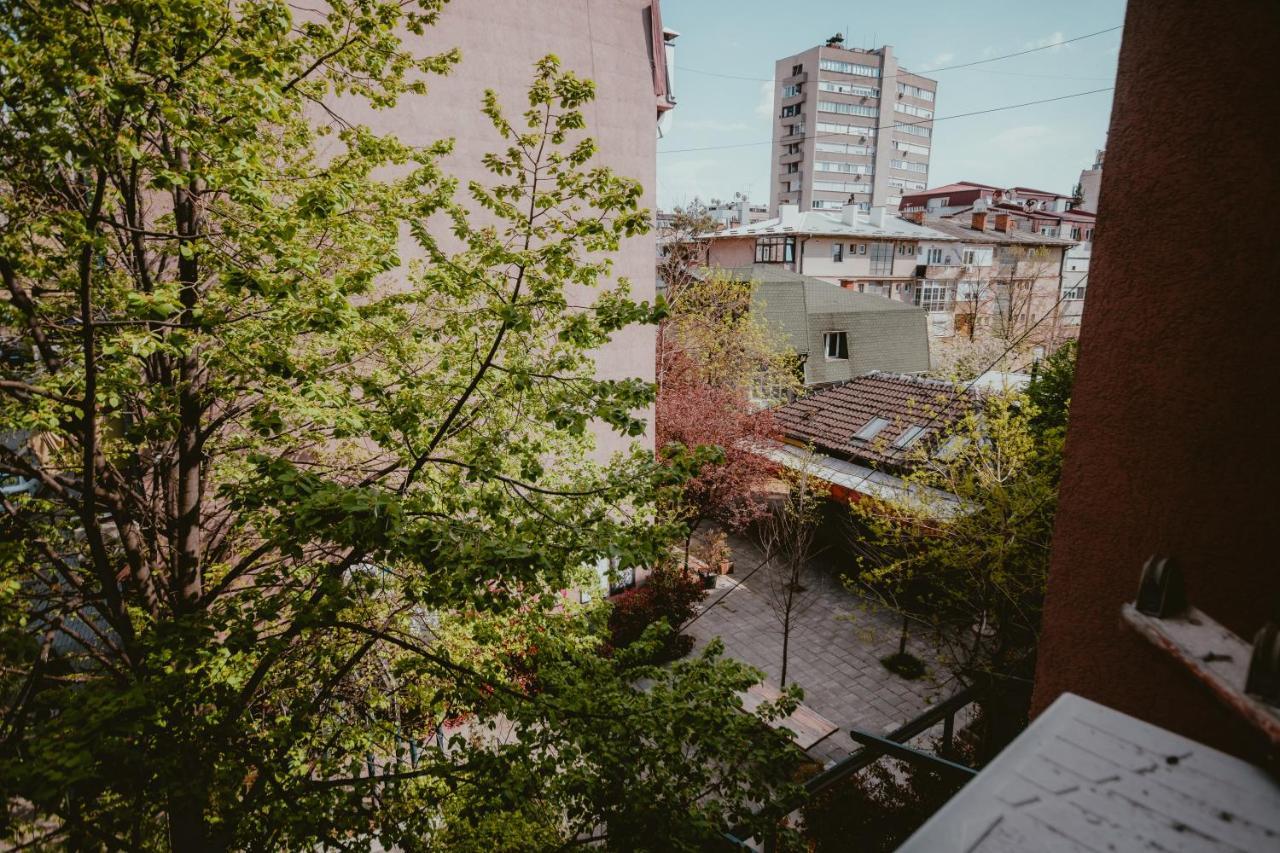 Bloom Suites Pristina Esterno foto